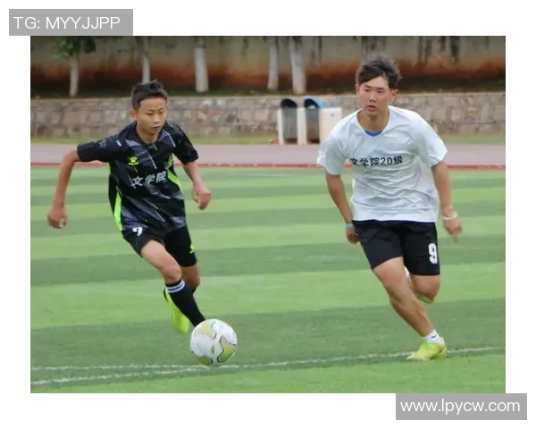 李静的足球人生:从绿茵场到人生舞台的精彩对话 李静的足球人生:从绿茵场到人生舞台的精彩对话