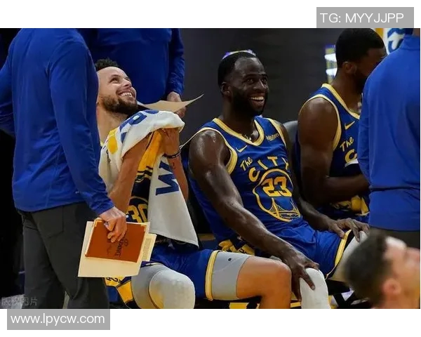 重庆足球队包夹战术解析与实战应用探讨 重庆足球队包夹战术解析与实战应用探讨