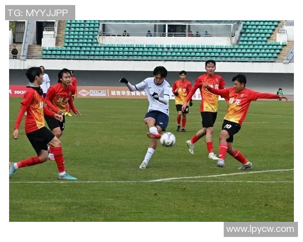 赛后分析：上海足球队与南京足球队实力对比及比赛亮点总结