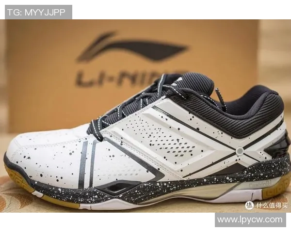 羽毛球装备选购指南:如何挑选适合的球鞋提升你的比赛表现 羽毛球装备选购指南:如何挑选适合的球鞋提升你的比赛表现