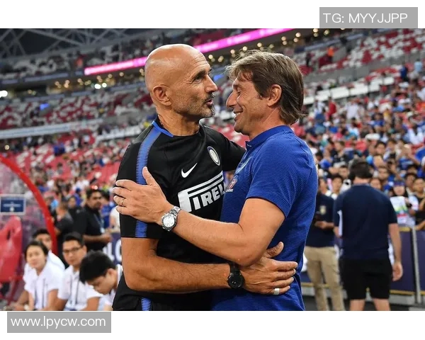 足球明星官宣图片背后的故事与瞬间揭秘让我们一起见证他们的辉煌时刻 足球明星官宣图片背后的故事与瞬间揭秘让我们一起见证他们的辉煌时刻