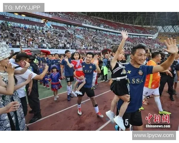 足球明星温暖心灵的爱心举动瞬间展现公益精神与社会责任感 足球明星温暖心灵的爱心举动瞬间展现公益精神与社会责任感