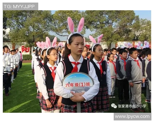 足球明星的自信之路如何在绿茵场上绽放光芒与荣耀 足球明星的自信之路如何在绿茵场上绽放光芒与荣耀