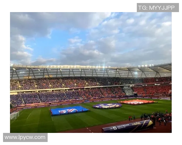 高清足球明星海报贴纸精选展示让你感受球场激情与偶像魅力