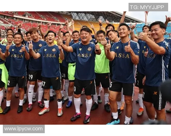 香港足球明星队在榕江进行精彩直播赛事引发球迷热烈关注 香港足球明星队在榕江进行精彩直播赛事引发球迷热烈关注